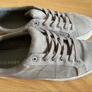 Old Navy Men’s Gray Suede Sneakers Size 8
